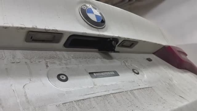 Привлекательная откидная система для камеры iCam2 BMW. Полностью интегрируется в штатную систему