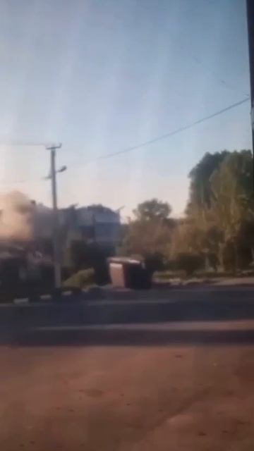 Ничего необычного, просто некий боец под характерную музыку в уже давно как освобожденной Судже ...