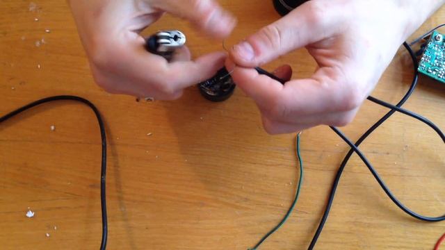 Колонка из хлама для телефона или компьютера своими руками DIY