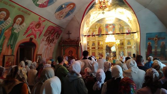Троица. Помянул родителей, дедушек, бабушек, предков, Род.