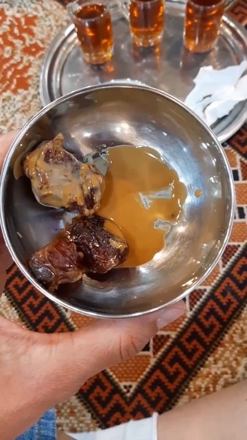 Финики с кунжутной пастой