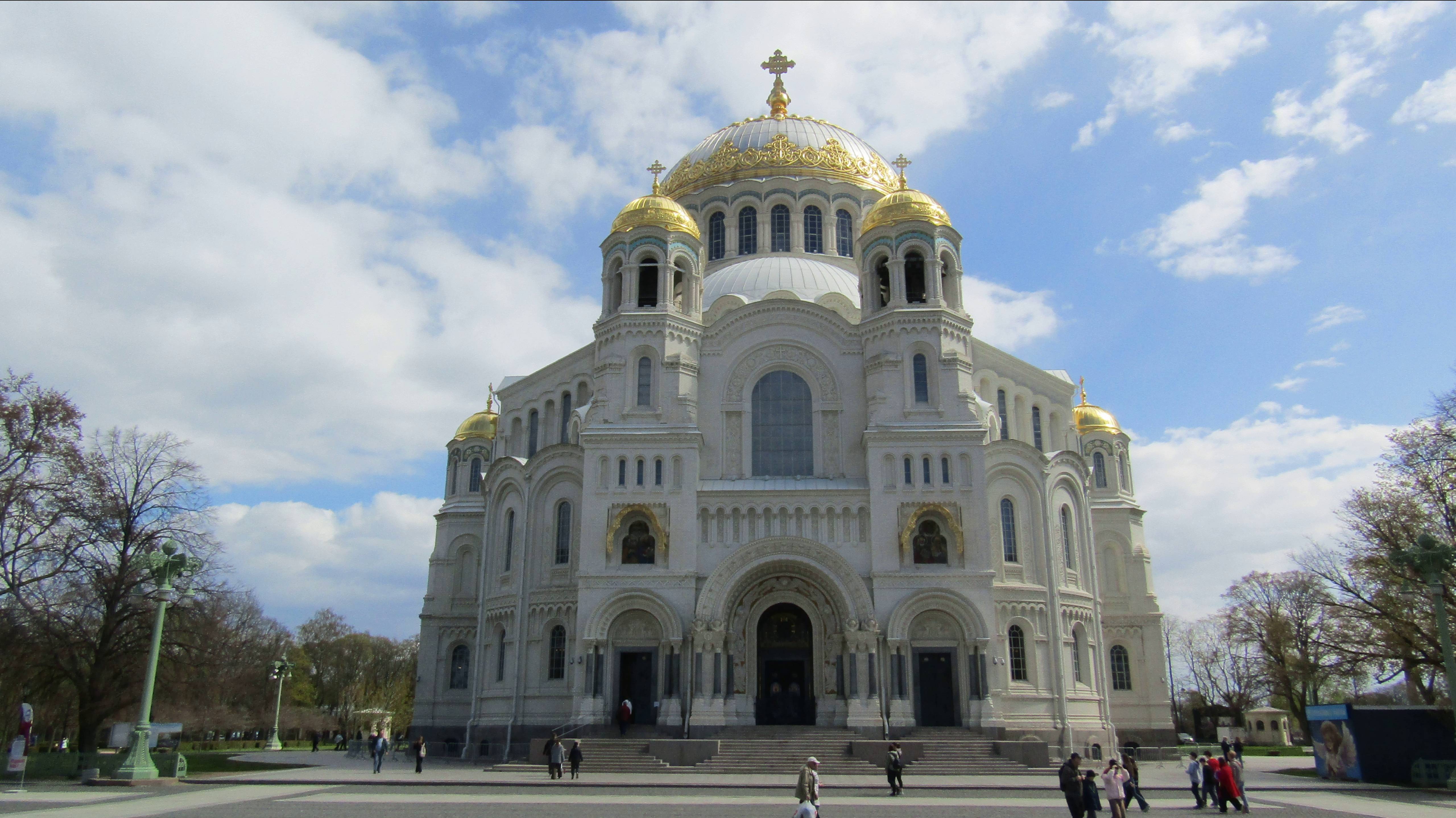Экскурсия в Кронштадт и прогулка к южным фортам на теплоходе