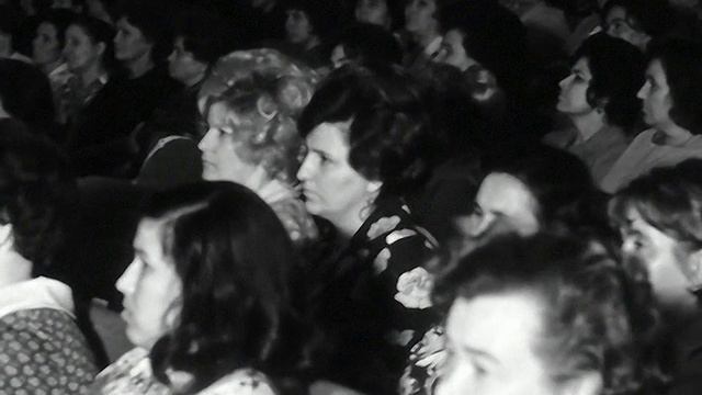 1977 год. Тюмень. Вручение Красного знамени горобщепиту