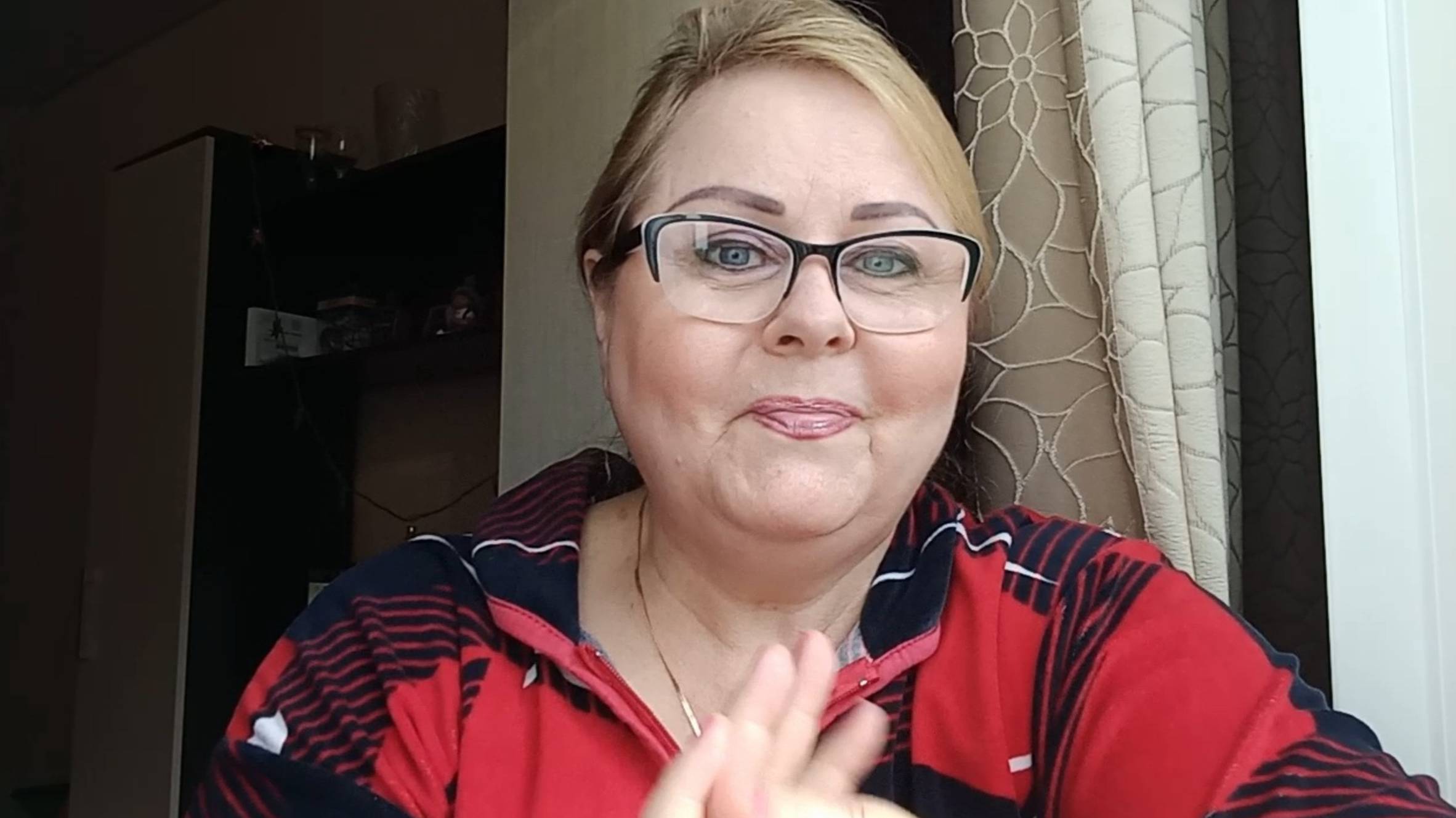 Хочу 🍾🥂шампанского!