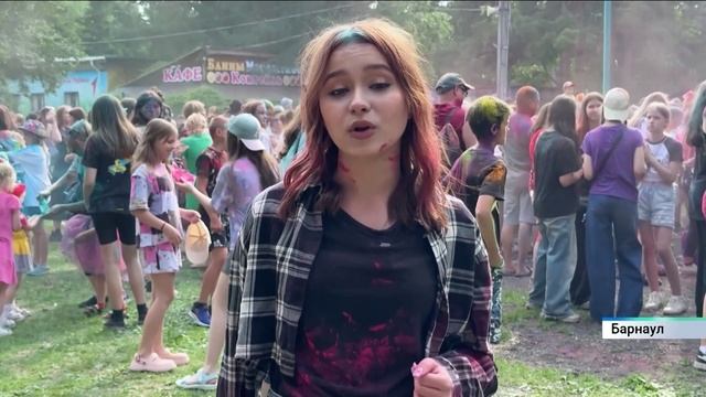 Индия в гостях у Барнаула. В городе прошел первый в этом году Фестиваль красок Холи