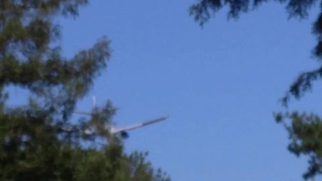 Снижение самолёта BOEING 737-900 Ikar airlanes в аэропорт Сочи