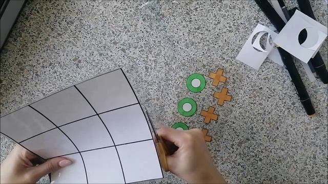Крестики - нолики. Игра в дорогу.