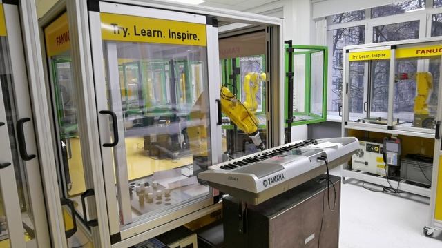 Имперский марш на промышленном роботе FANUC