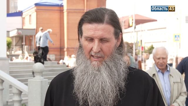 Возвращение к истокам веры: в Кургане православные отметили Святую Троицу