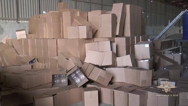 В Адыгее полицейские пресекли факт незаконного оборота спиртосодержащей продукции.