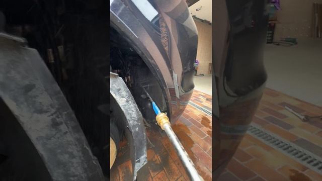Деталь за которой нужно тщательно следить. Радиаторы в колёсных арках