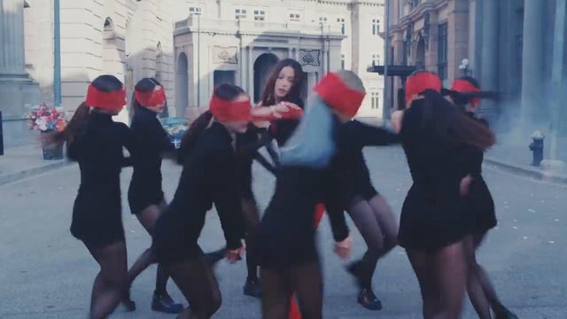 JISOO - ‘꽃(FLOWER)’M/V