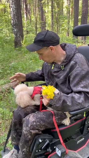 Димка Рассеянник Дарите женщинам цветы 💐 без повода и без причины 😊