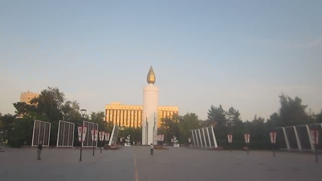 Июньский вечер на площади Памяти