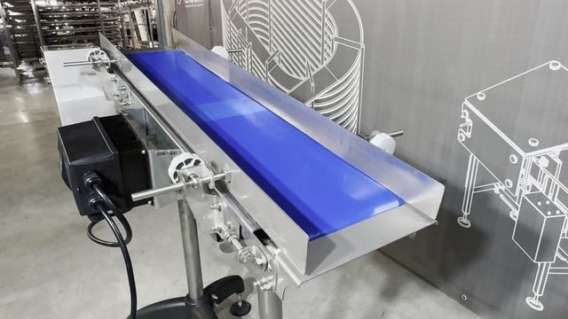 Компактный конвейер для транспортировки флаконов в коробках 💊📦