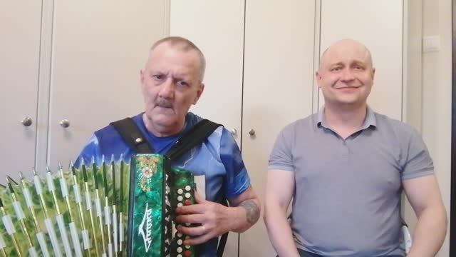 Окрасился месяц багрянцем