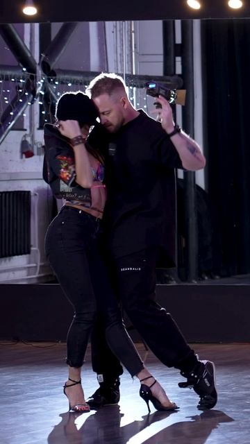 Street Tango. Павел Собирай и Сабрина Амучастегуи
