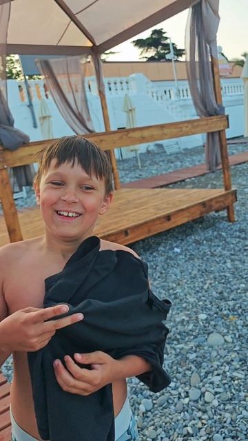 **🌅 Ярослав снова с нами!**
После двух дней отдыха он вернулся к утренним купаниям