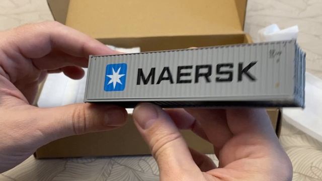 Распаковка: модели контейнеров в масштабе 1:87 от Evemodel