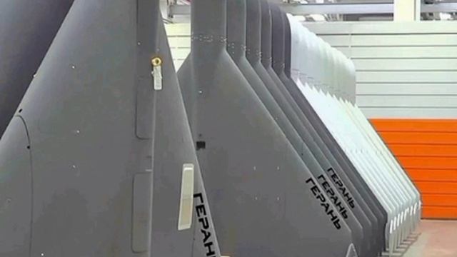 ⚡️ Россия в месяц производит более 5000 (!) дальнобойных дронов. 2700 — настоящих "Шахедов" ("Геране