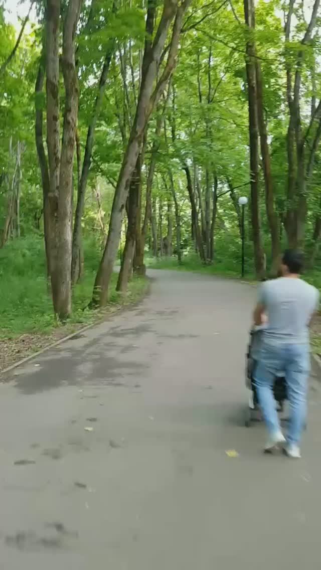 250608 Река Ока Еду на велосипеде по парку Ботаника Вид с пешеходного моста на речку Оку город Орёл