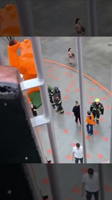 ‼️Около 20 человек, застряли на высоте 10 метров на аттракционе в парке «Остров мечты»‼️