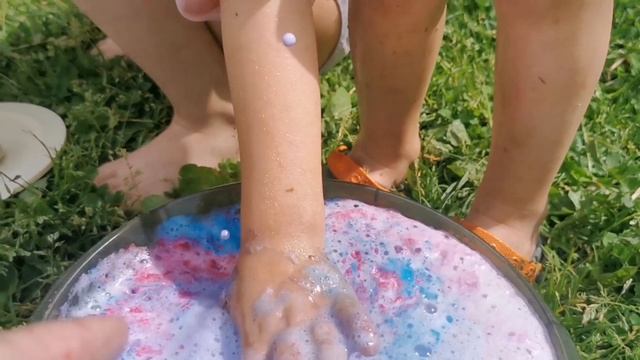 растворение бомбочек в холодной воде и в тёплой воде отличие.ПРИЧИНЫ ПОЧЕМУ может плохо растворяться