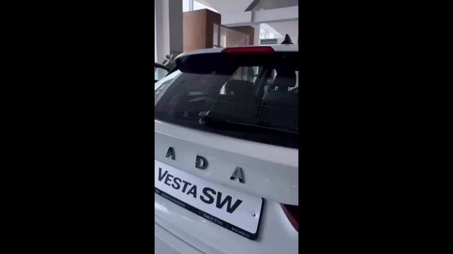 В новой Lada Vesta за 1,7 млн рублей не оказалось почти НИЧЕГО.