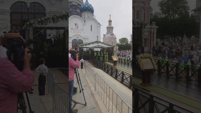 Русская Община приняла участие в Праздничном Патриаршьем богослужении