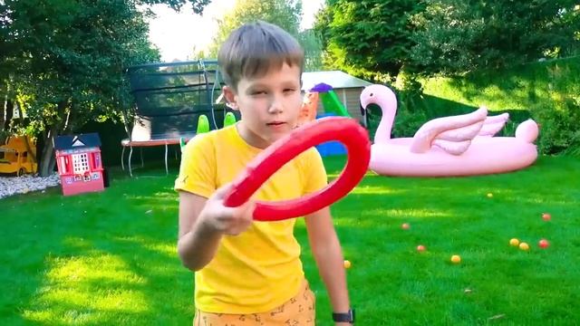 Мисс Кейти (Miss Katy) -Макс и Кэти играют в подвижные игрушки