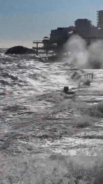 Крым смывает в море