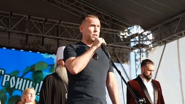 Встретили Троицу на Троицкой площади вместе с группой «LARGO». Отличный концерт, ребята молодцы_2025