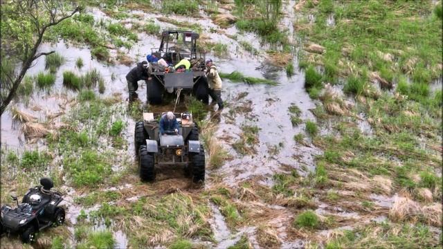 Техника заповедника застряла в потоке разлившейся реки