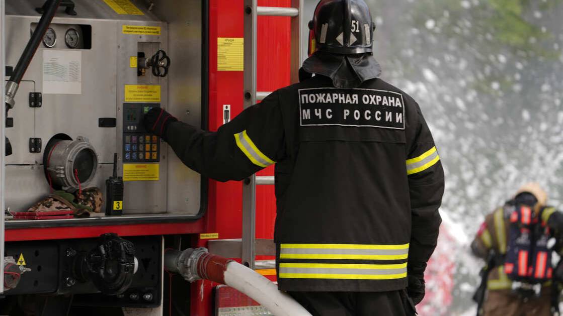 Растворитель загорелся на территории предприятия в Казани