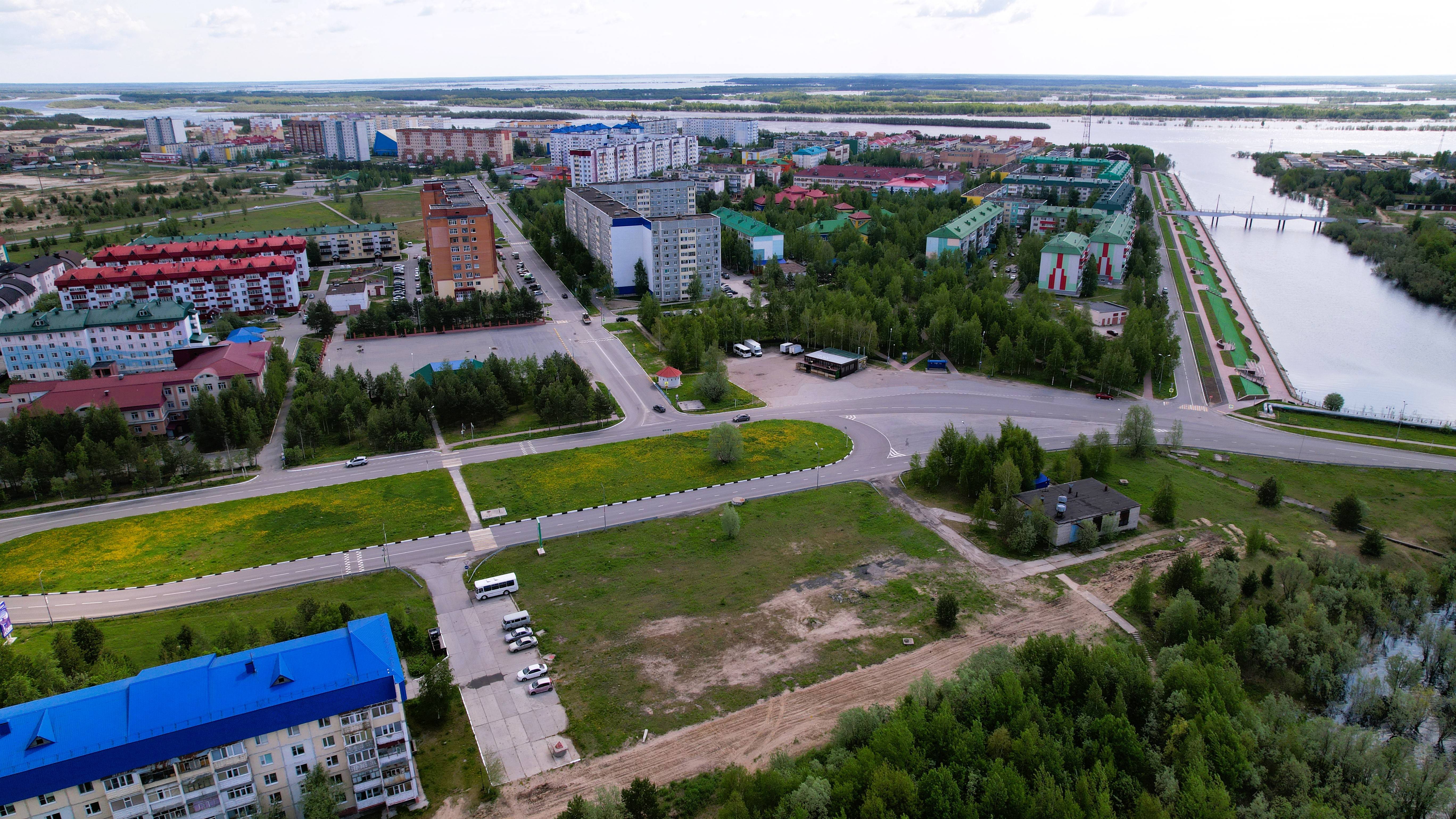 Полёт по протоке до реки Вах Набережная.
