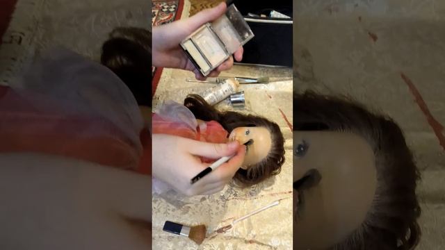 Как накрасить куклу )