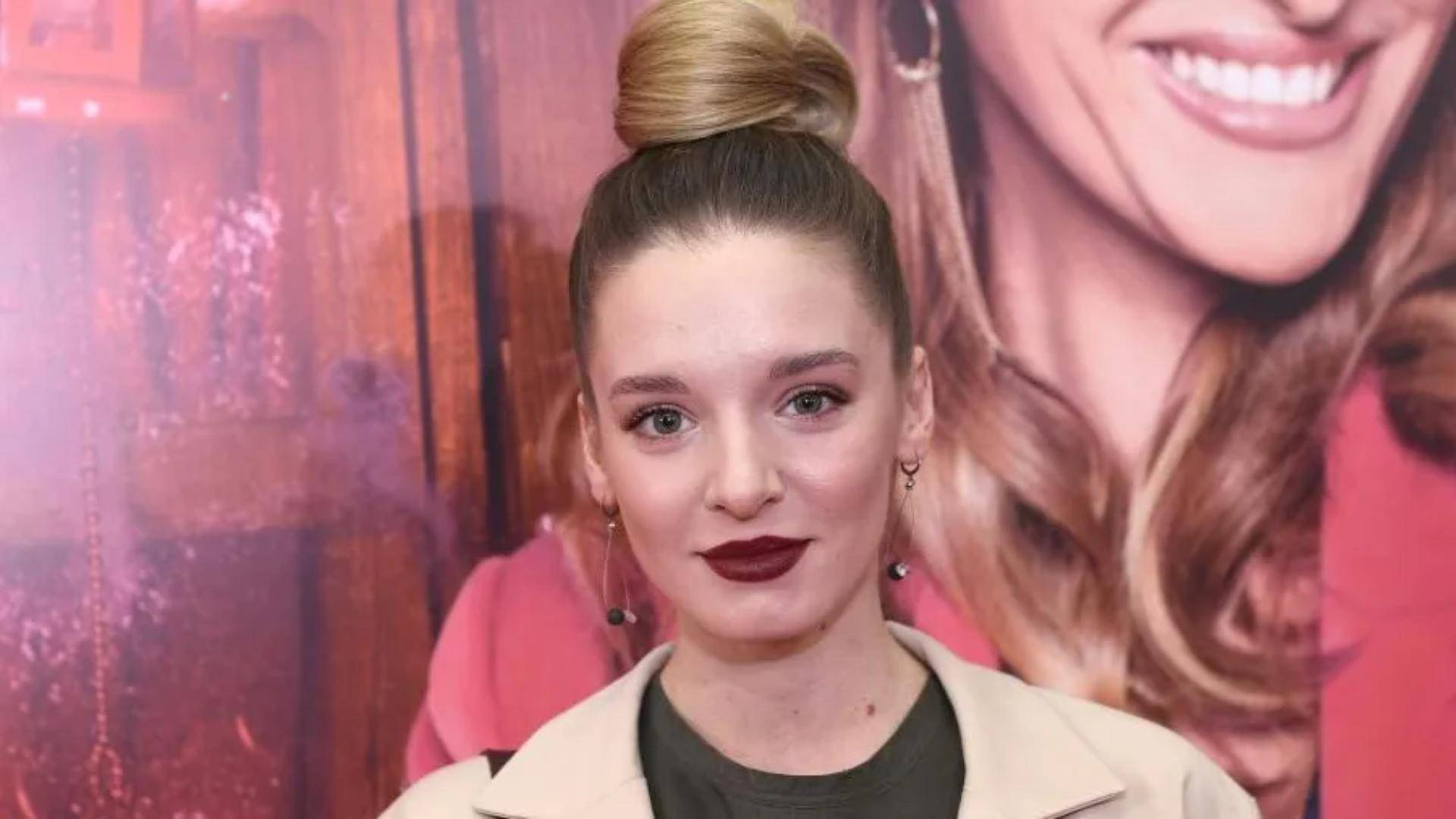 Актриса из сериала «Два холма» отдала мошенникам почти миллион рублей