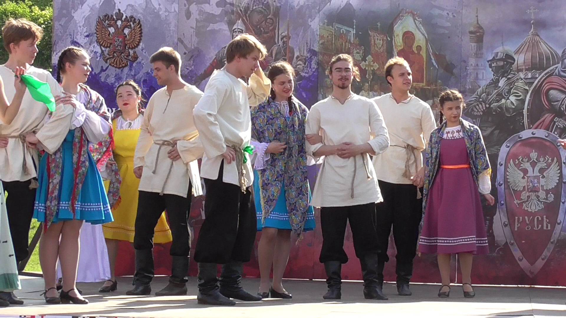 Театральное представление в парке