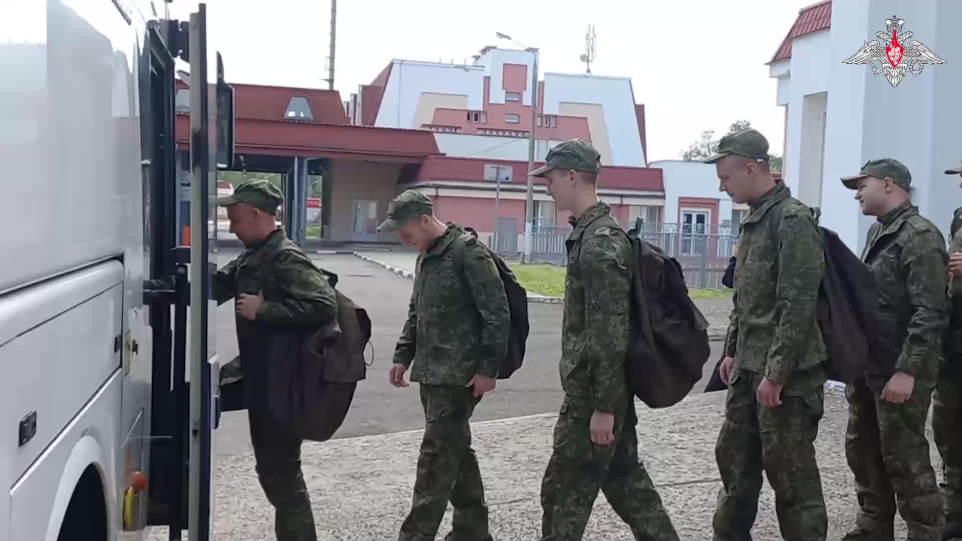– Ура, мы дома!
