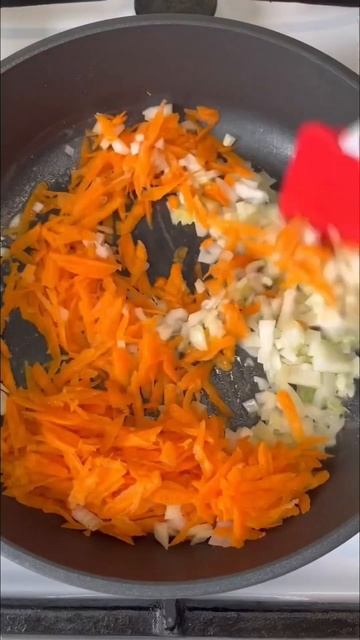 КУРИНЫЕ СЕРДЕЧКИ, ТУШЕННЫЕ В СМЕТАНЕ.#Тренды #Likee #ВирусноеВидео #едаялюблютебч #ЛайкиНаLikee #Топ