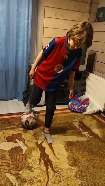 как сделать этот финт 
Yarik Game 
Football
финт