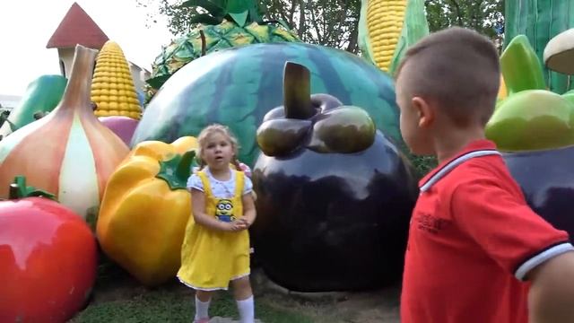 Рома и Диана Рома и Диана учат английские названия блюд