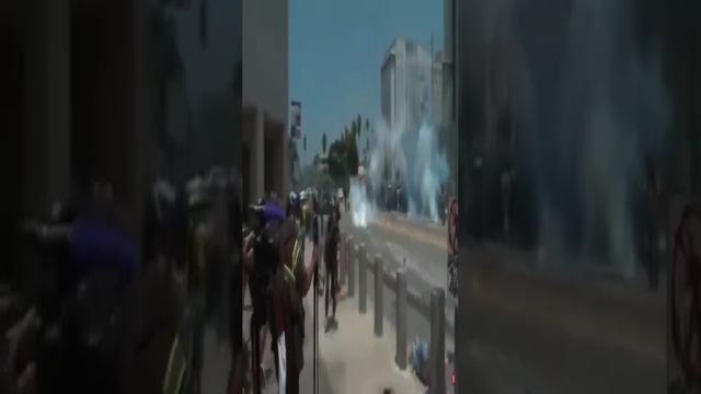 В  Америке силовики применяют практически весь спектр средств для противодействия беспорядкам