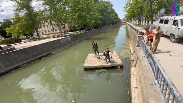 В Керчи чистят центральную речку