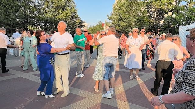 На гульки... 98.06.25...