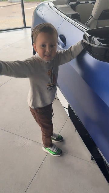 Если ребёнок тыкает в BMW, а не в игрушку – это генетика! �