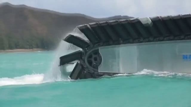 Прототип гусеничной машины - амфибии  DARPA Captive Air Amphibious Transporter