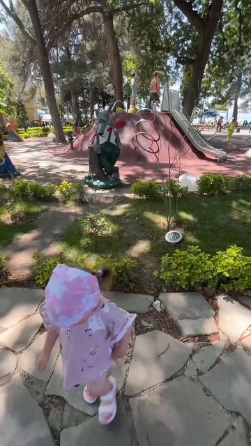 СОФИЯ В ГОРОДЕ СКАЗОК #baby #дети #babygirl #русскоеморе #геленджик #sea #kids #shorts