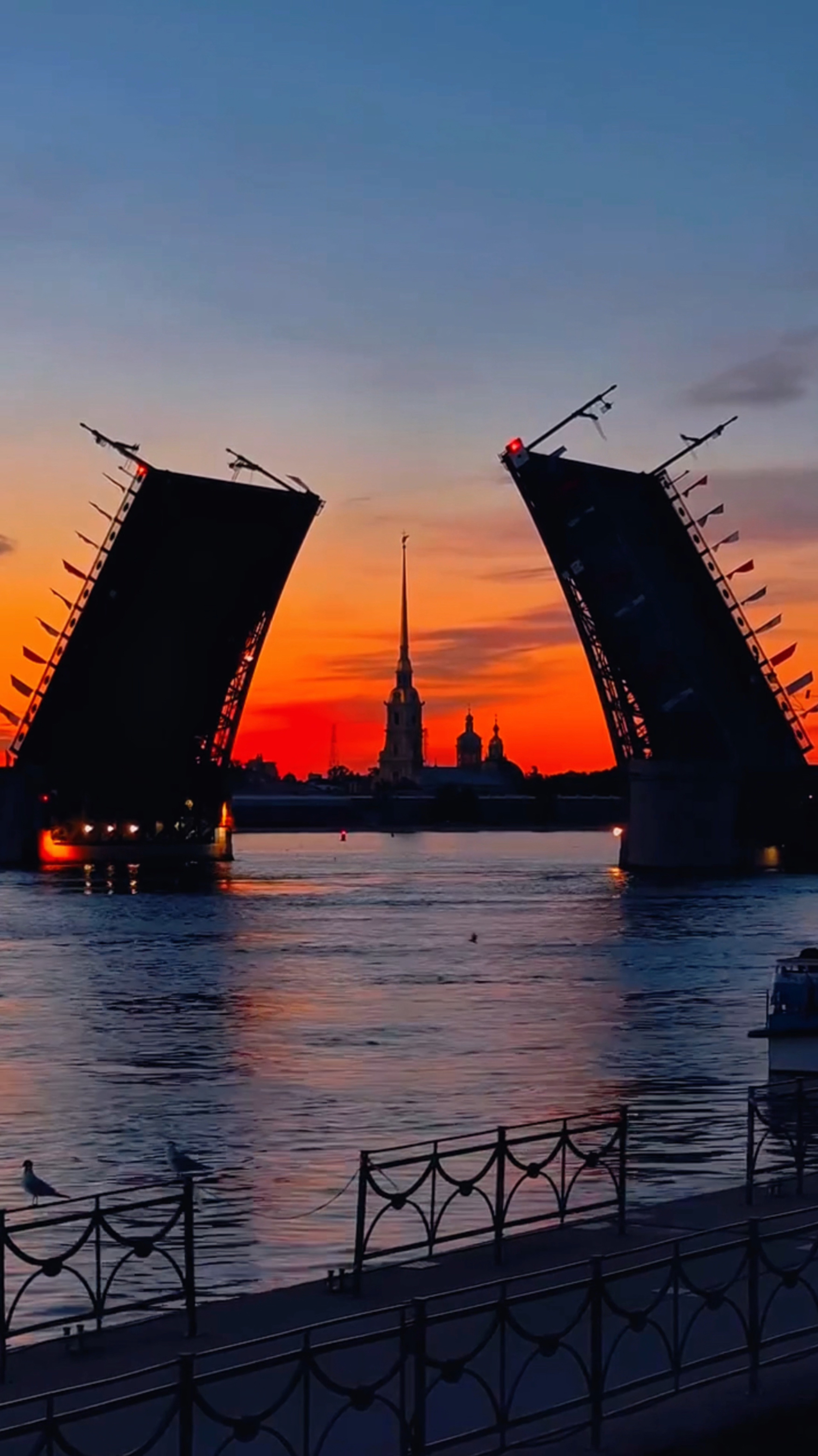 Это Петербург - город сказка, город мечта