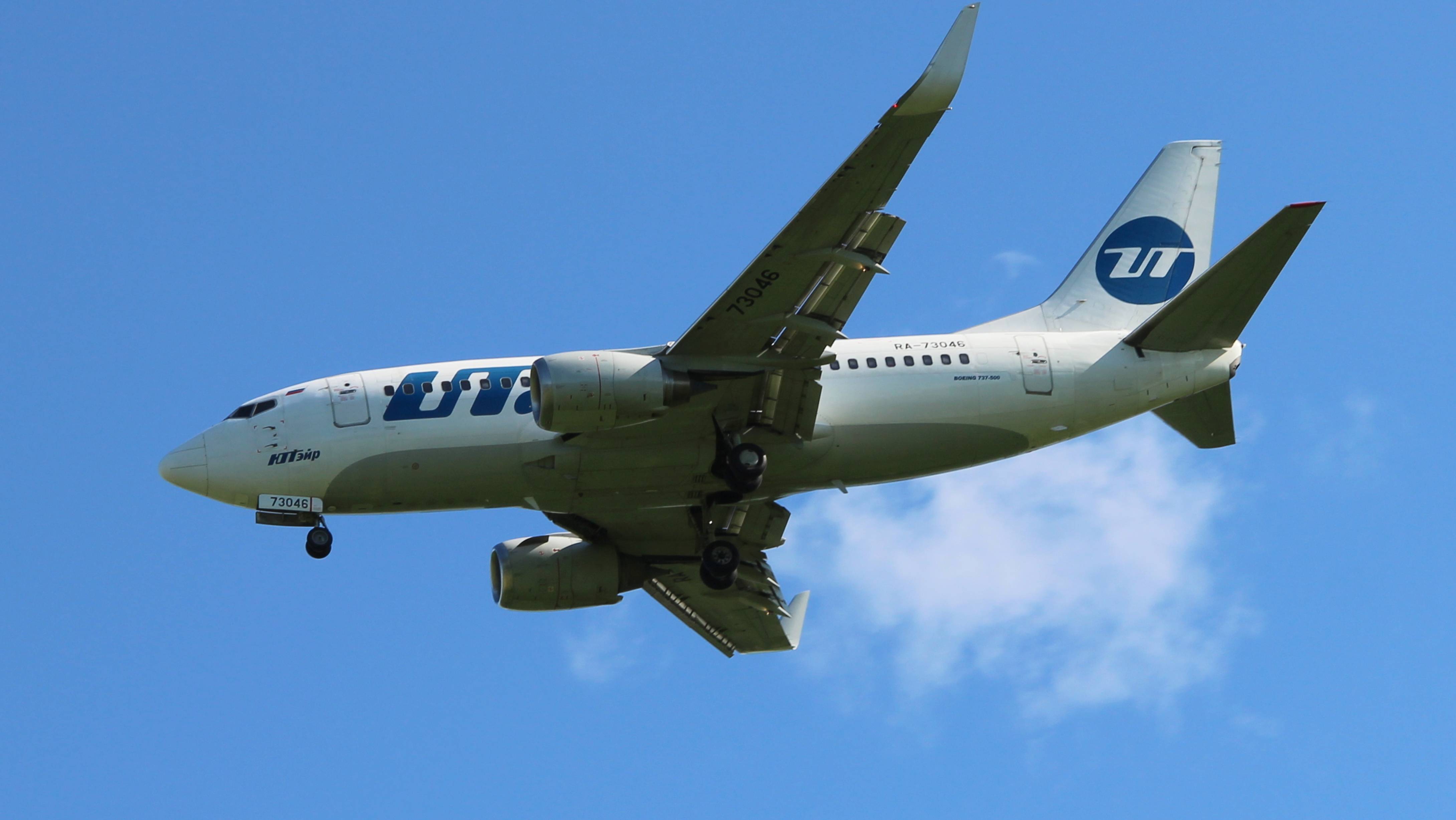 RA-73046 Boeing 737-500 UTair.
